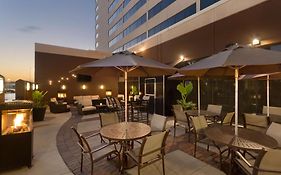 Hilton Suites Chicago/Oakbrook Terrace